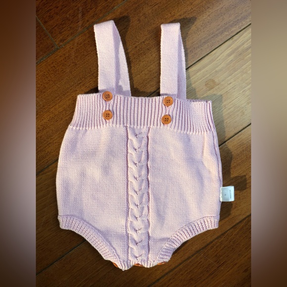 Ashmi & Co. Never Worn Pink Knit Baby Romper with Button Details - Picture 3 of 12